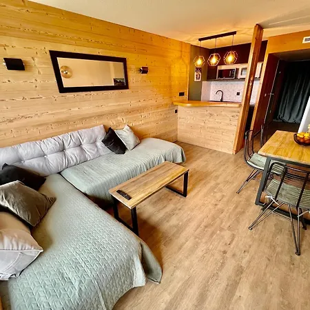 Renove Avec Balcon Et Wifi Au Pied Des Pistes - Fr-1-346-555